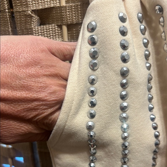 QUEEN OF SPARKLES Cream High-Waist Embellished Shorts - Picture 5 of 7